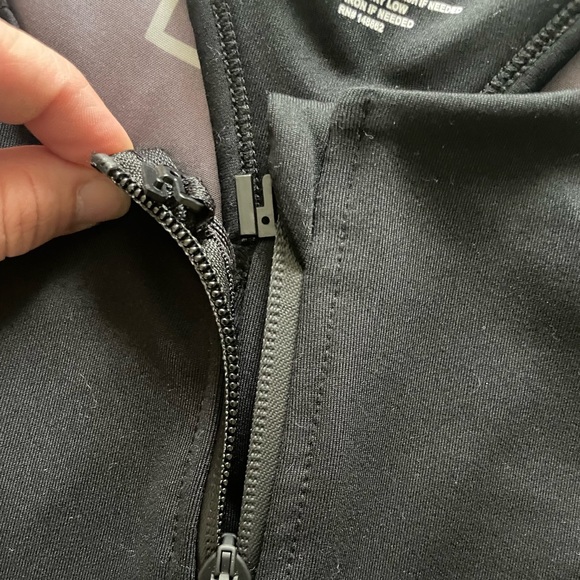 NWT SPORT BRA - Picture 4 of 6